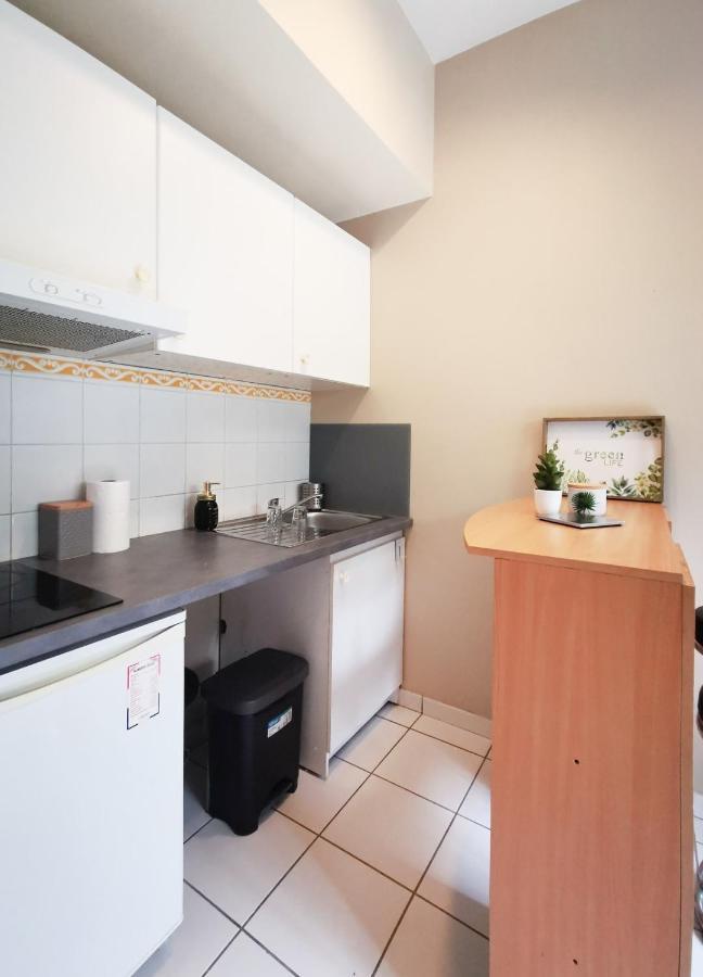 Charming Studio Near Jean Mace Apartment Lyon Exterior photo